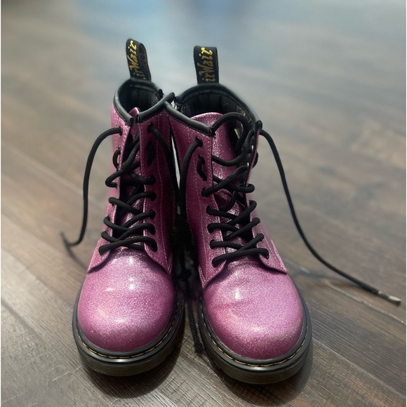Dr Martens girls boots - Picture 1 of 6